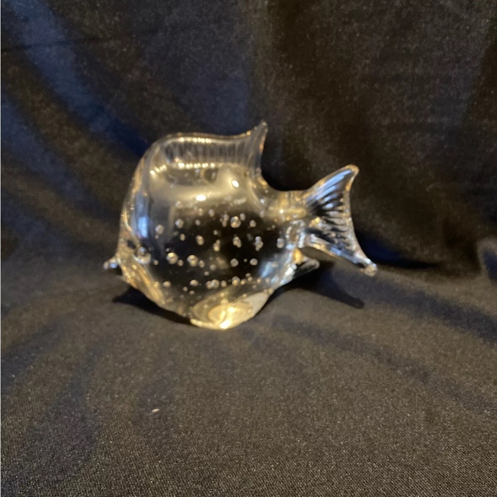 Hand Blown Art Glass‎ Slight Amber or/clear?? Glass Fish paper weight Murano?